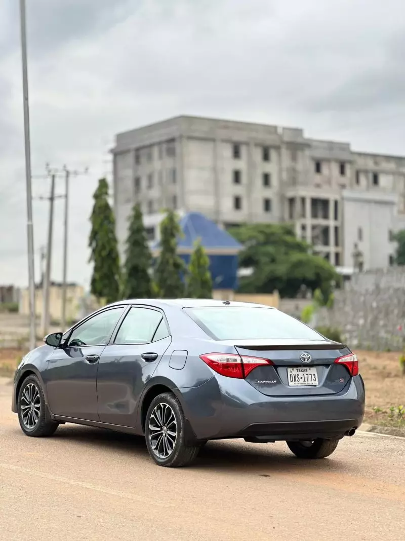 Toyota Corolla   - 2015