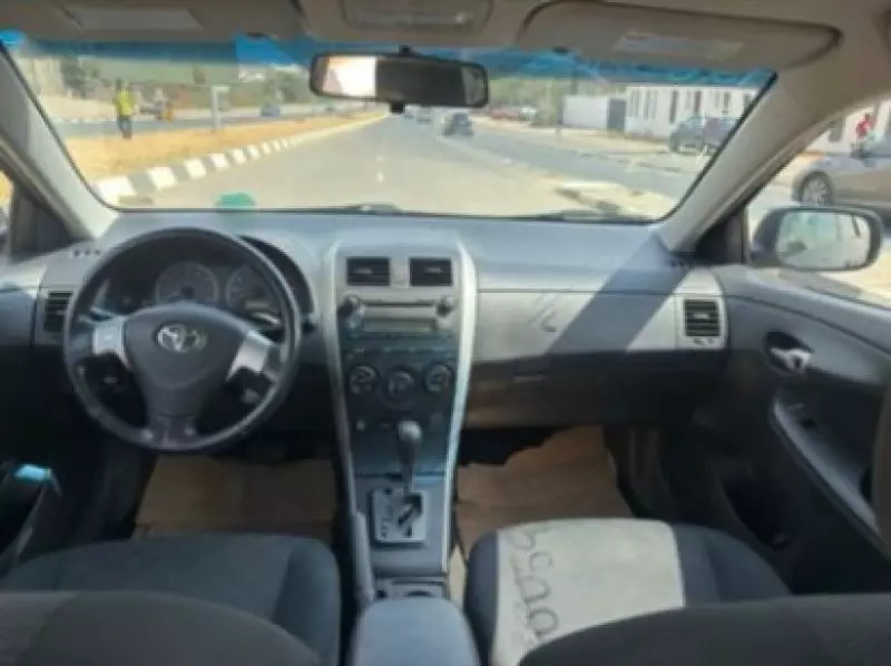 Toyota Corolla   - 2009