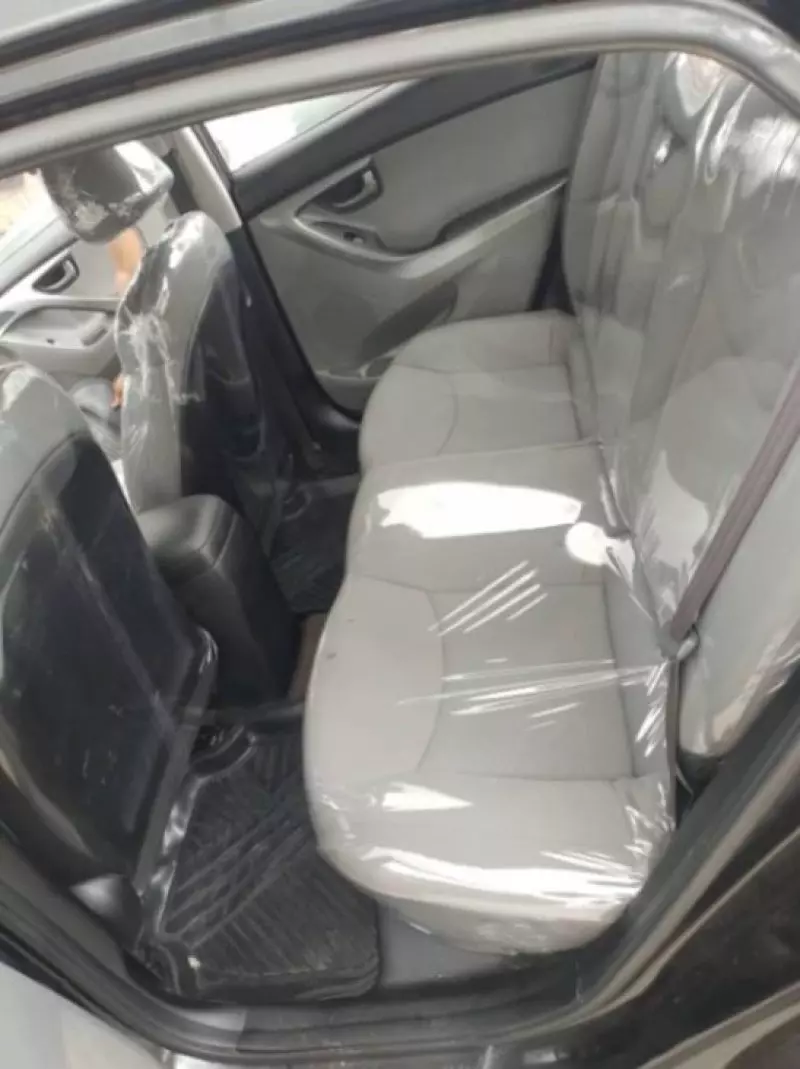 Hyundai Elantra   - 2013