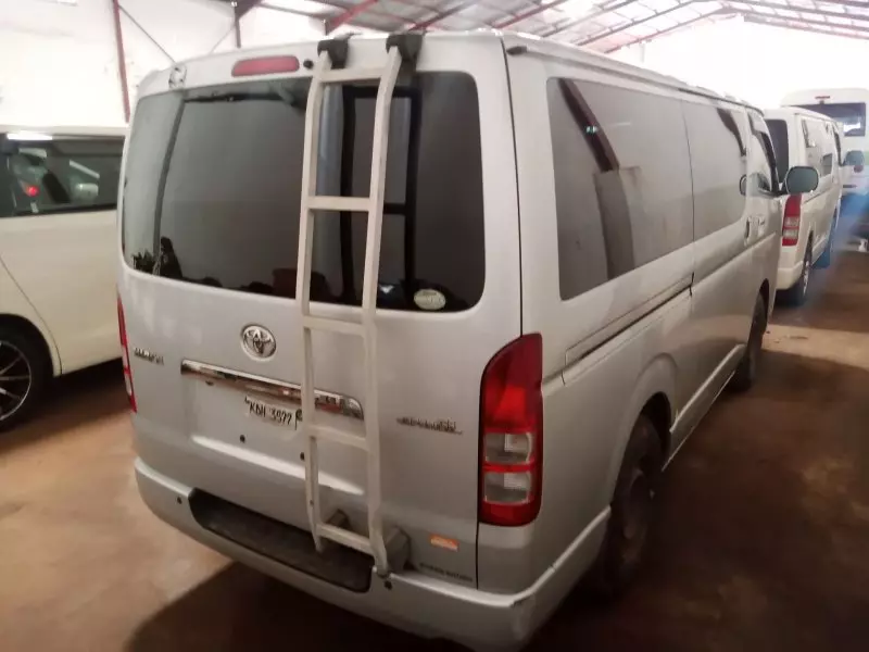 Toyota Hiace   - 2013