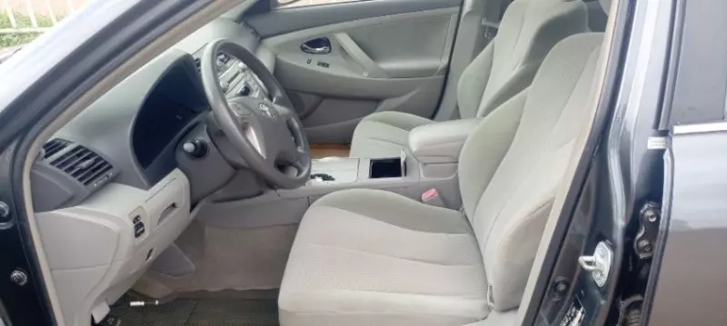 Toyota Camry   - 2010