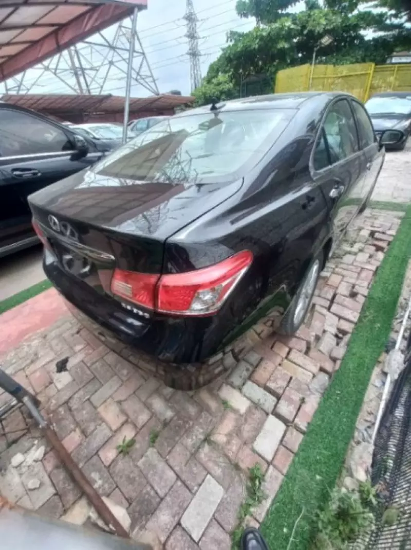 Lexus ES 350   - 2012