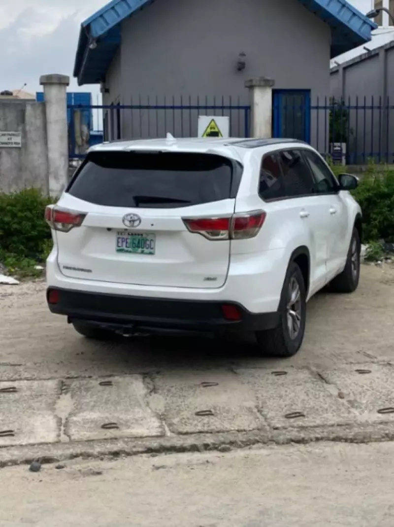 Toyota Highlander   - 2015