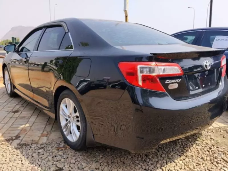 Toyota Camry   - 2012