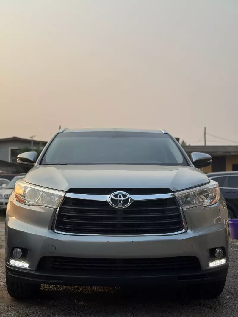 Toyota Highlander   - 2015