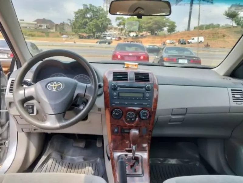 Toyota Corolla   - 2010