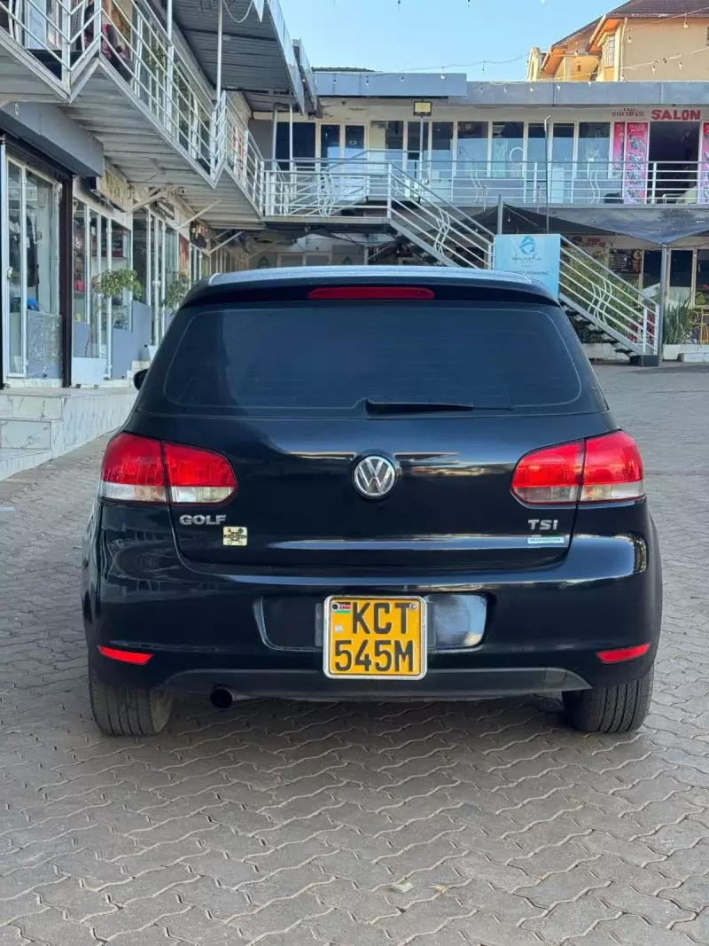Volkswagen Golf   - 2012