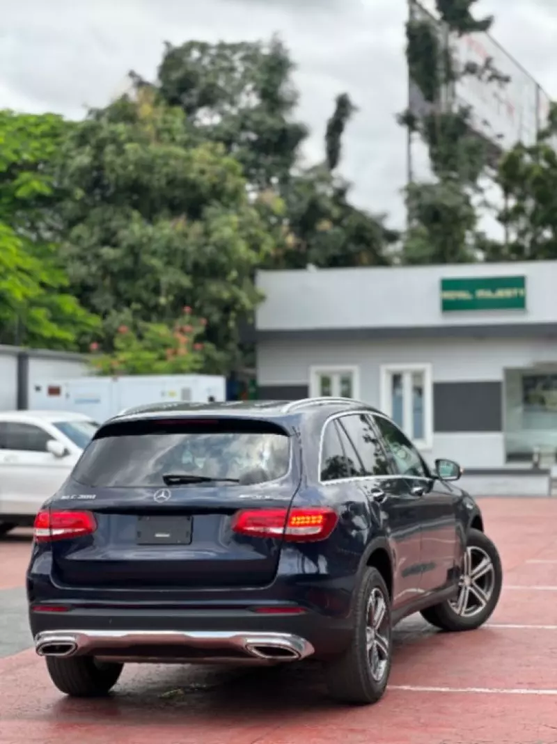 Mercedes-Benz GLC 300   - 2016