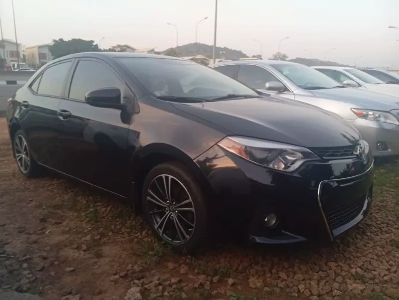 Toyota Corolla   - 2014