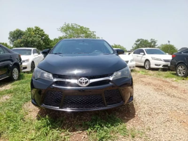 Toyota Camry   - 2016