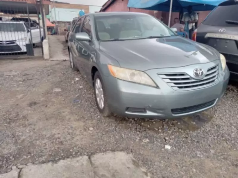 Toyota Camry   - 2008