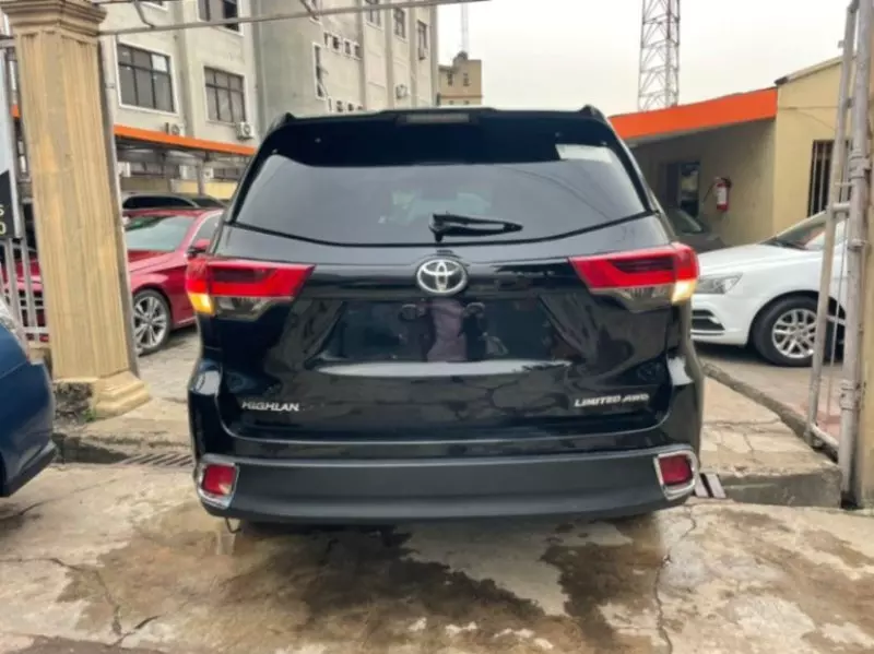 Toyota Highlander   - 2015