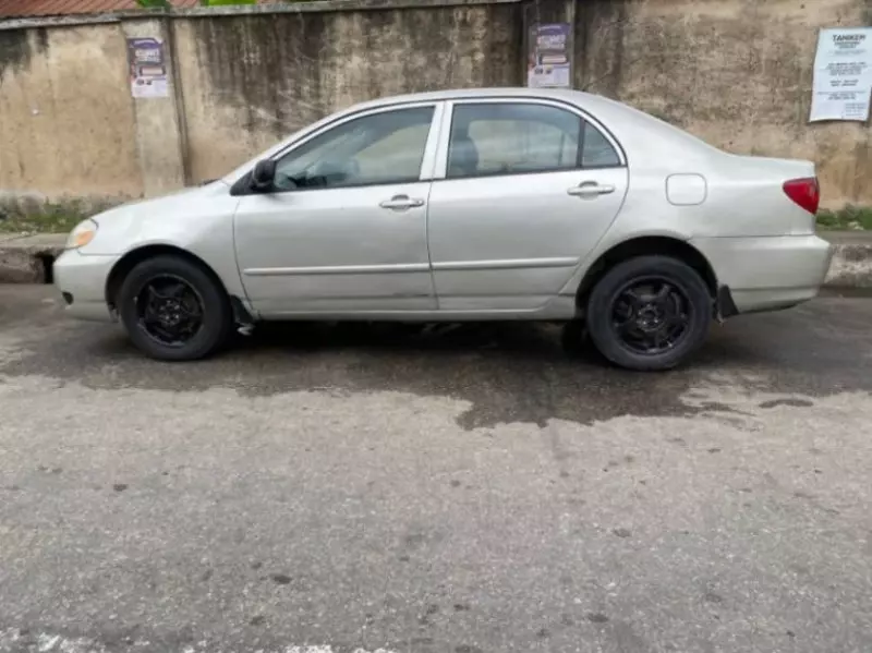 Toyota Camry   - 2013