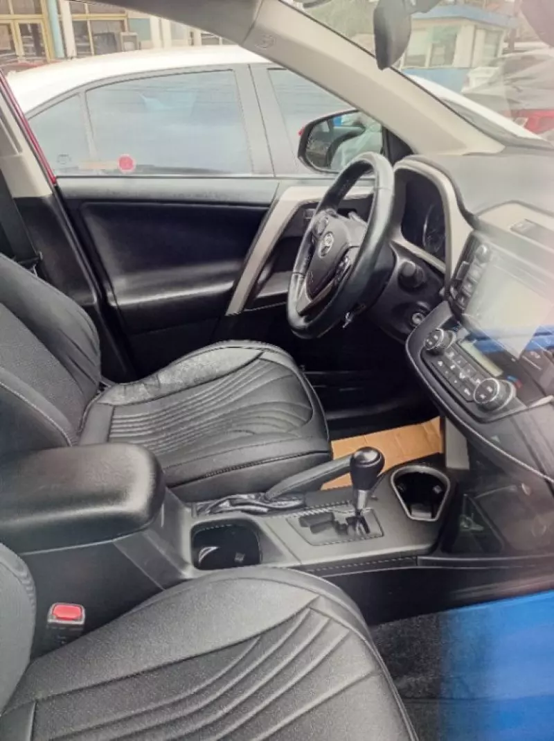 Toyota RAV4   - 2016