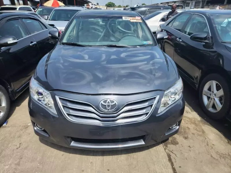 Toyota Camry   - 2009