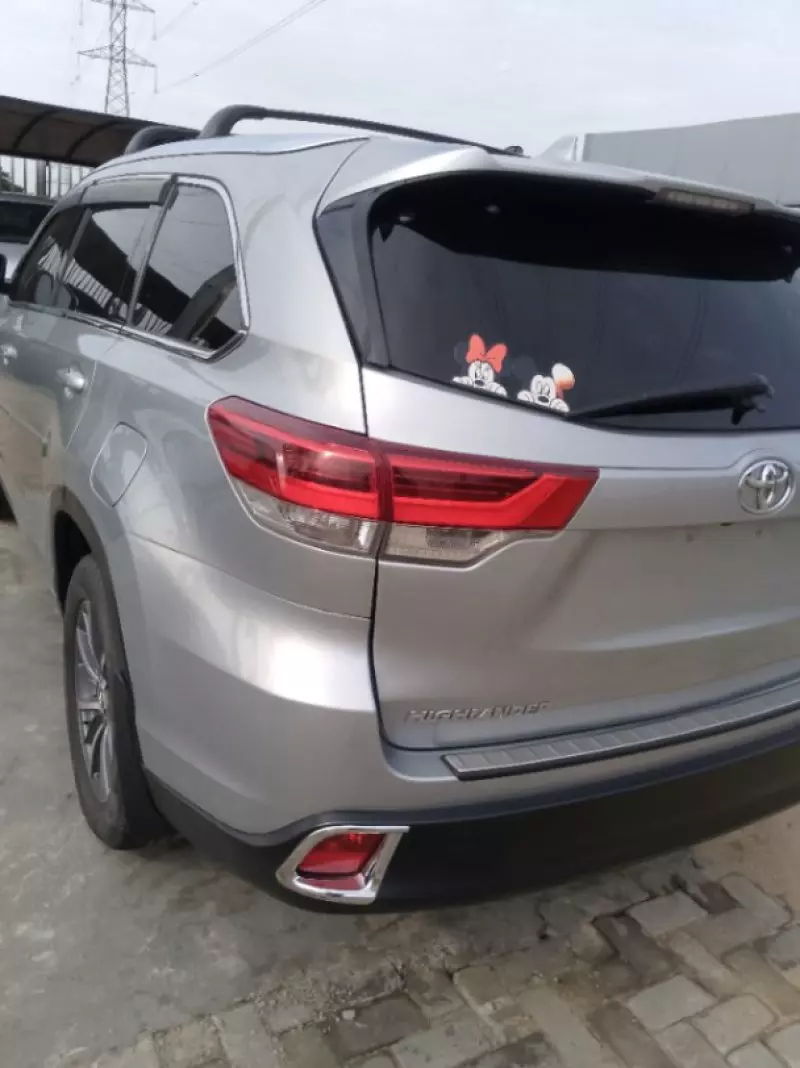 Toyota Highlander   - 2019
