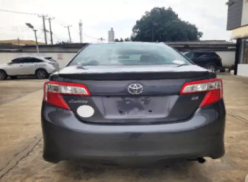 Toyota Camry   - 2014
