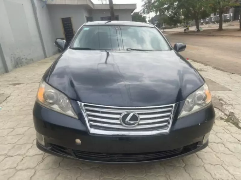 Lexus IS 250   - 2010