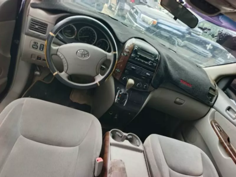 Toyota Sienna   - 2005