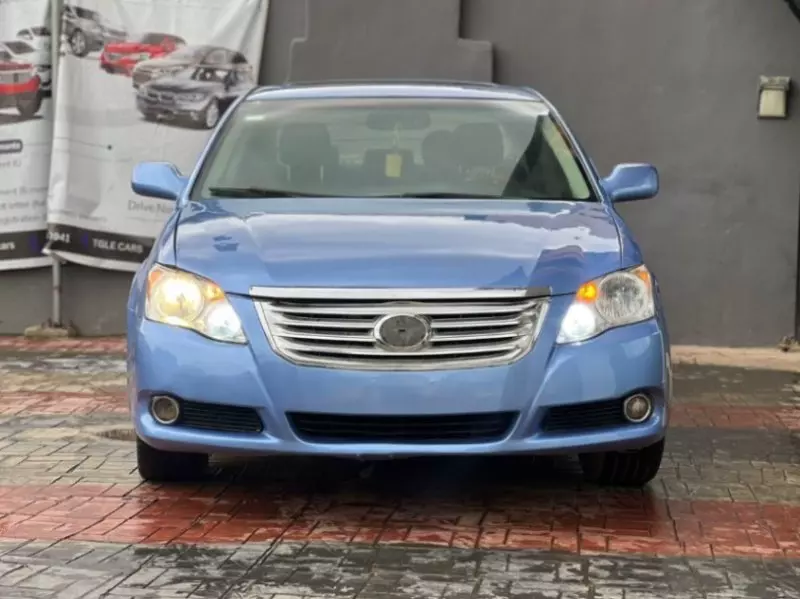 Toyota Avalon   - 2006