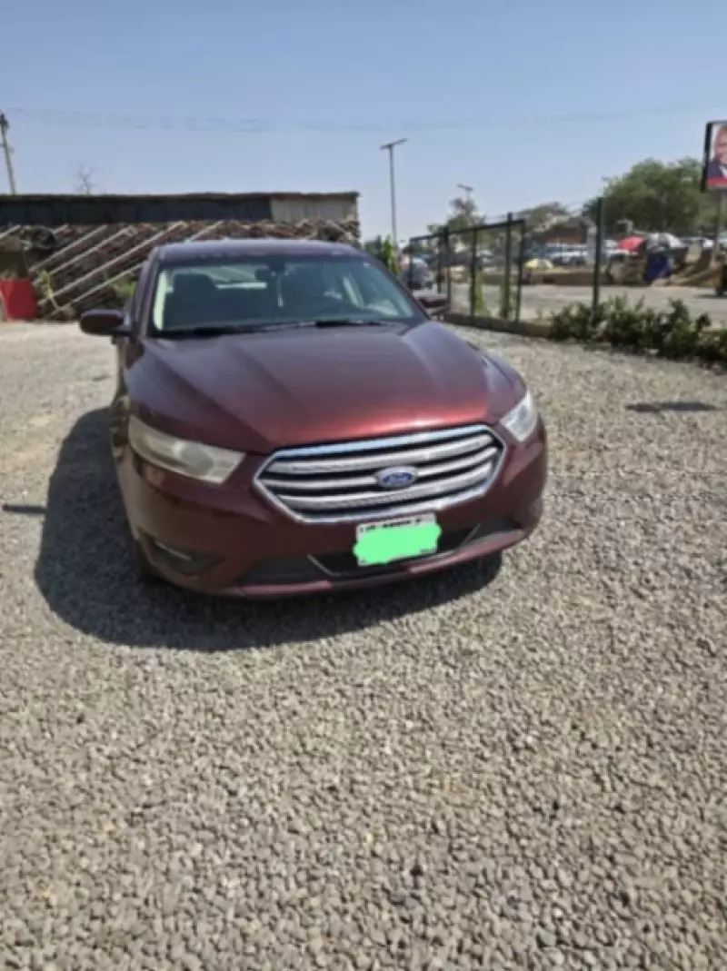Ford Taurus   - 2015