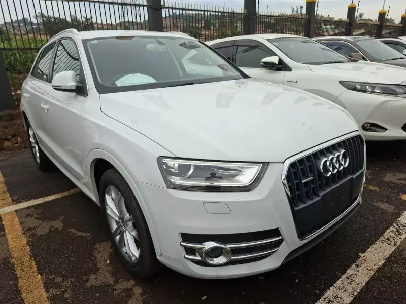 Audi Q3   - 2014