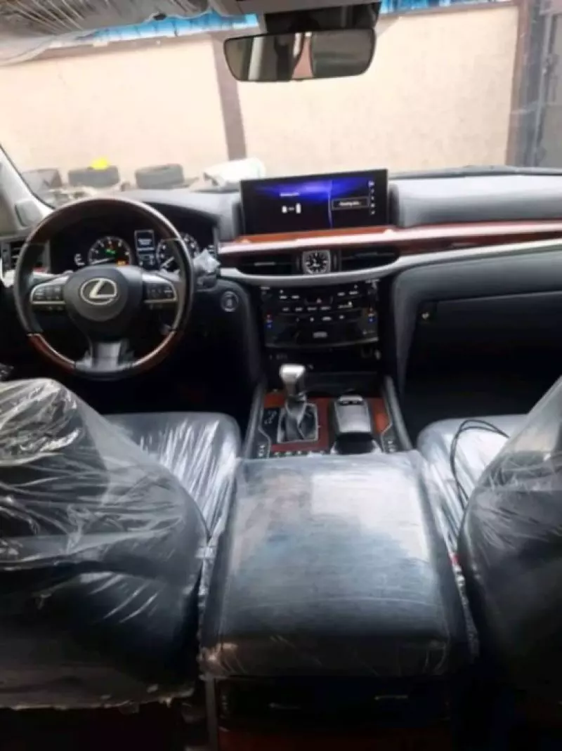 Lexus LX 570   - 2019