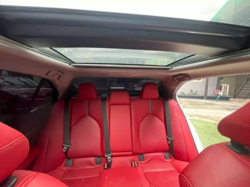 Toyota Camry   - 2018