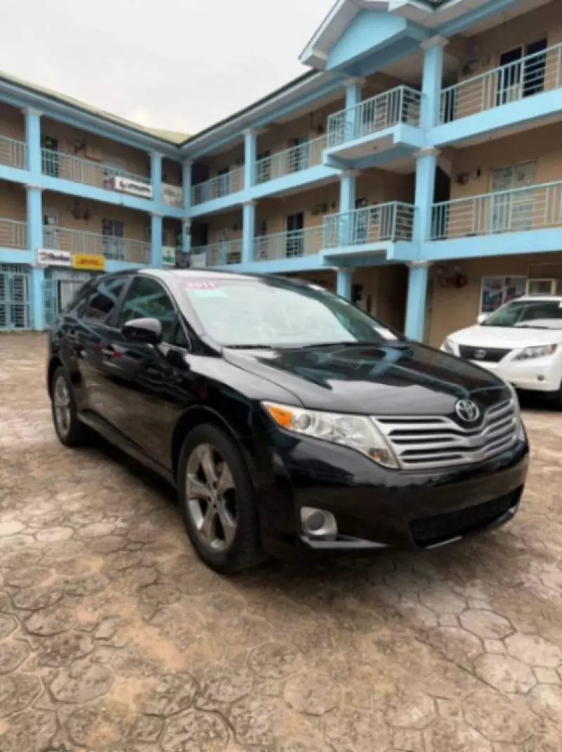 Toyota Venza   - 2011