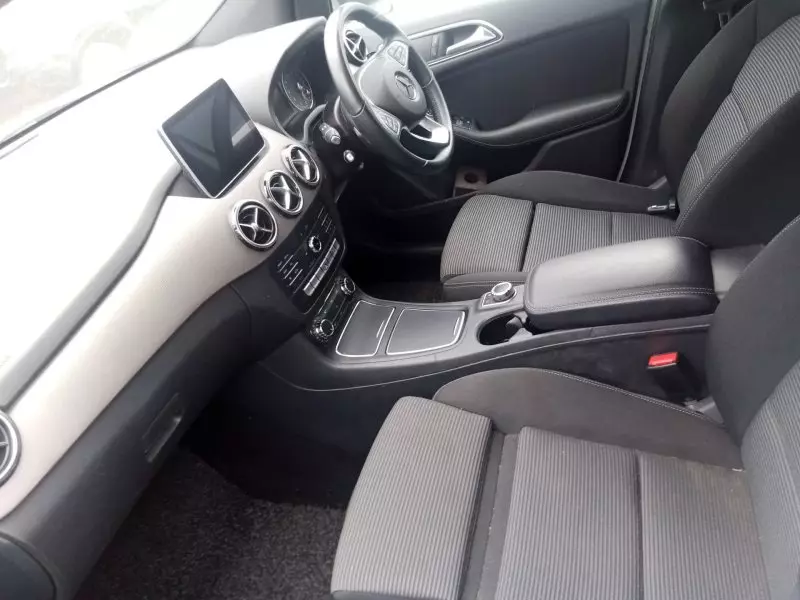 Mercedes-Benz B 180   - 2012