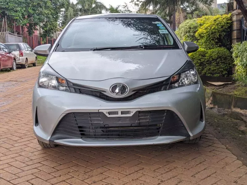 Toyota Vitz   - 2016