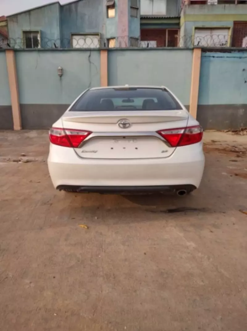 Toyota Camry   - 2015
