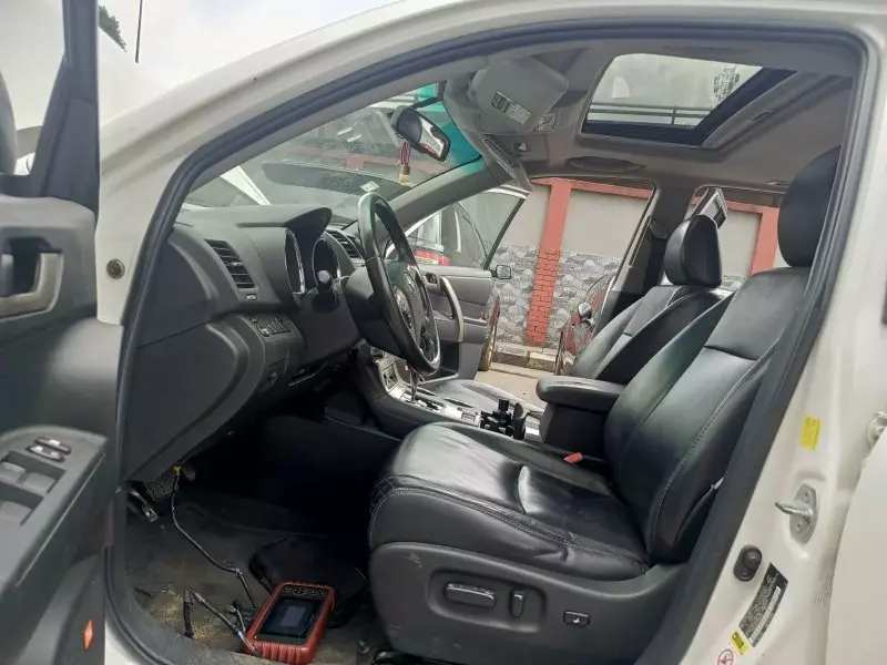 Toyota Highlander   - 2011