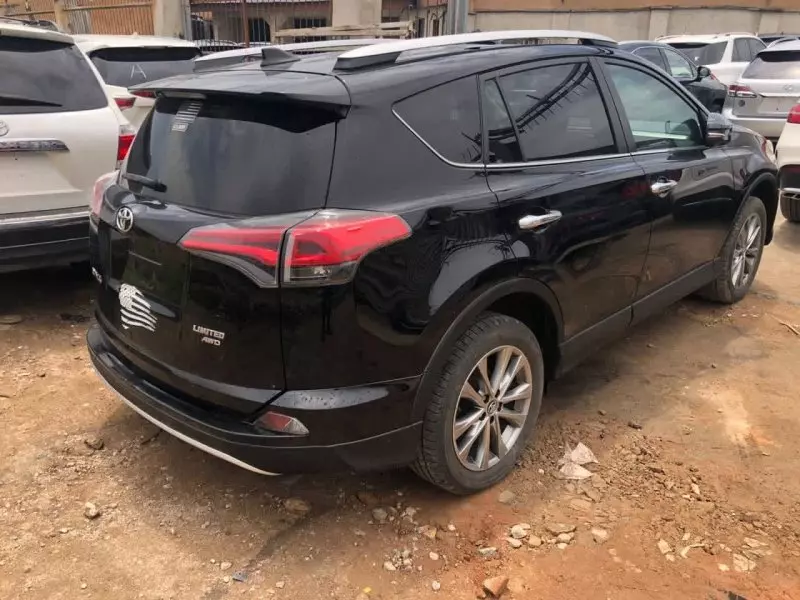 Toyota RAV 4   - 2016