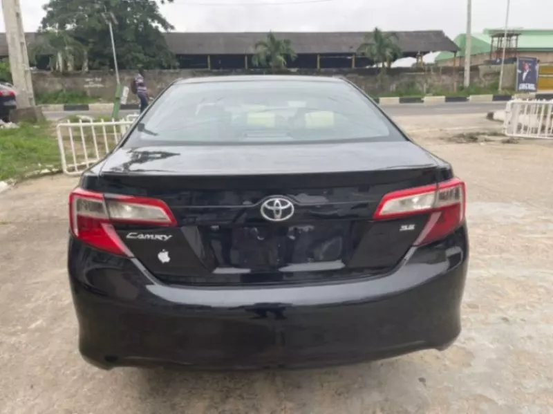 Toyota Camry   - 2013