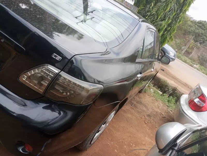 Toyota corolla   - 2009