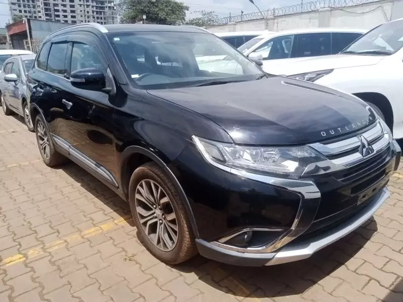 Mitsubishi Outlander hybrid    - 2012