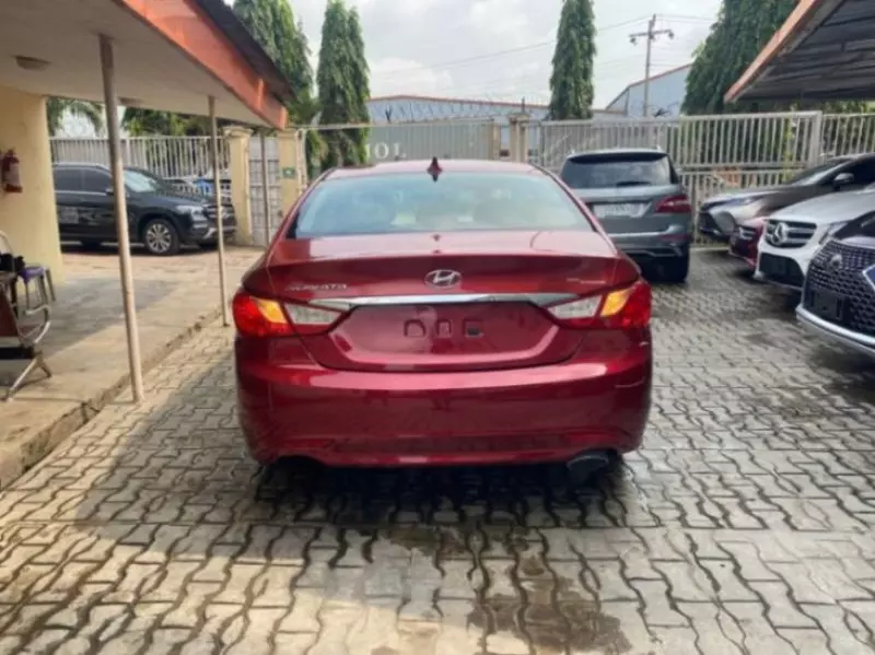 Hyundai Sonata   - 2015