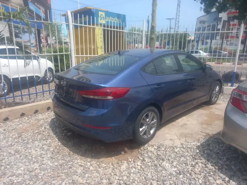 Hyundai Elantra   - 2018