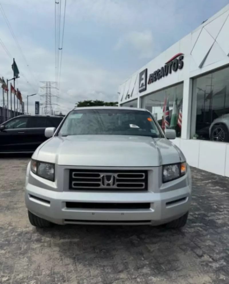 Honda Ridgeline   - 2006