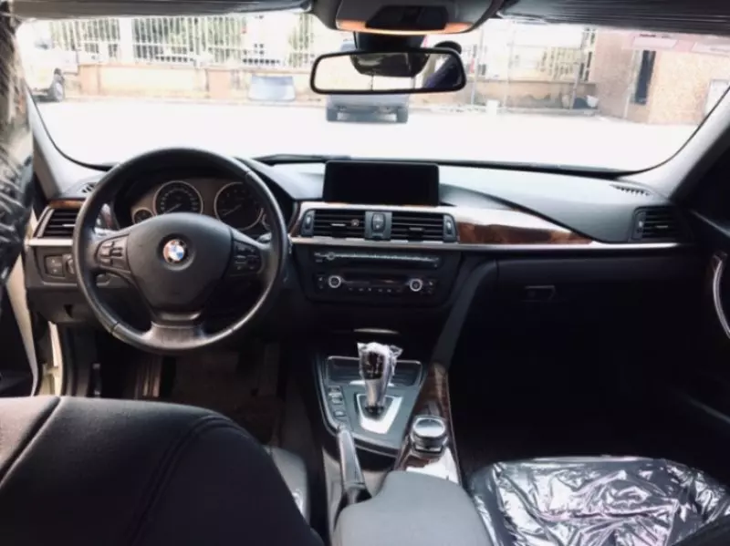 BMW 320i   - 2015