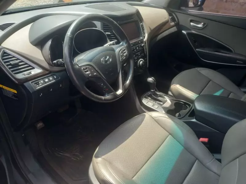 Hyundai Santa Fe   - 2017