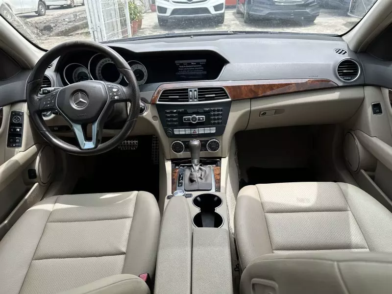Mercedes-Benz C 300   - 2013