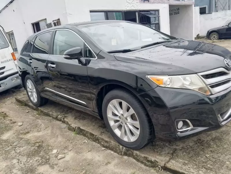 Toyota Venza   - 2013