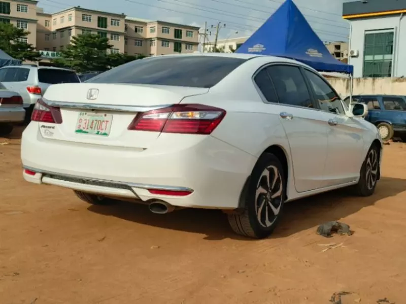 Honda Accord   - 2016