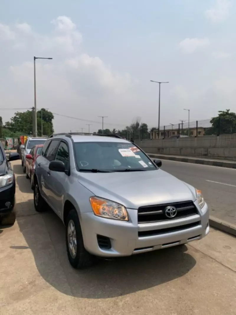 Toyota RAV 4   - 2010