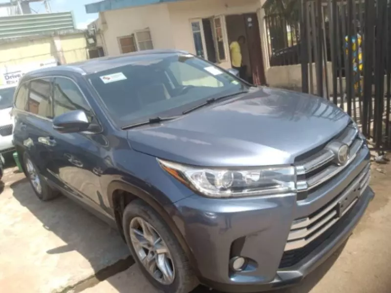 Toyota Highlander   - 2018