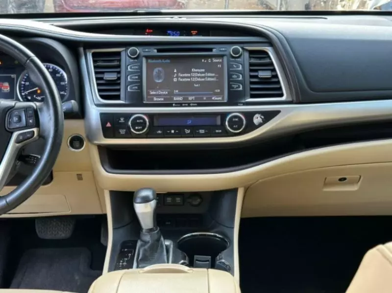 Toyota Highlander   -