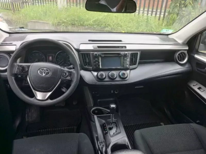 Toyota RAV4   - 2018