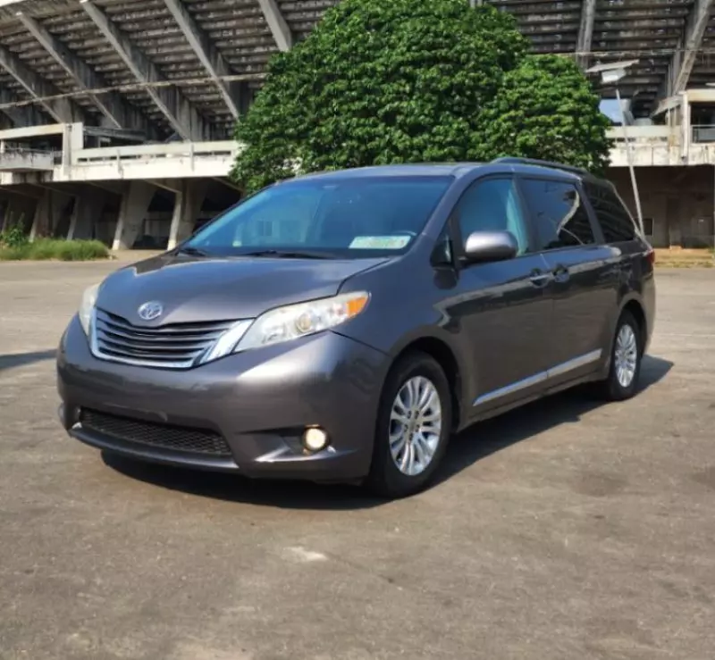 Toyota Sienna